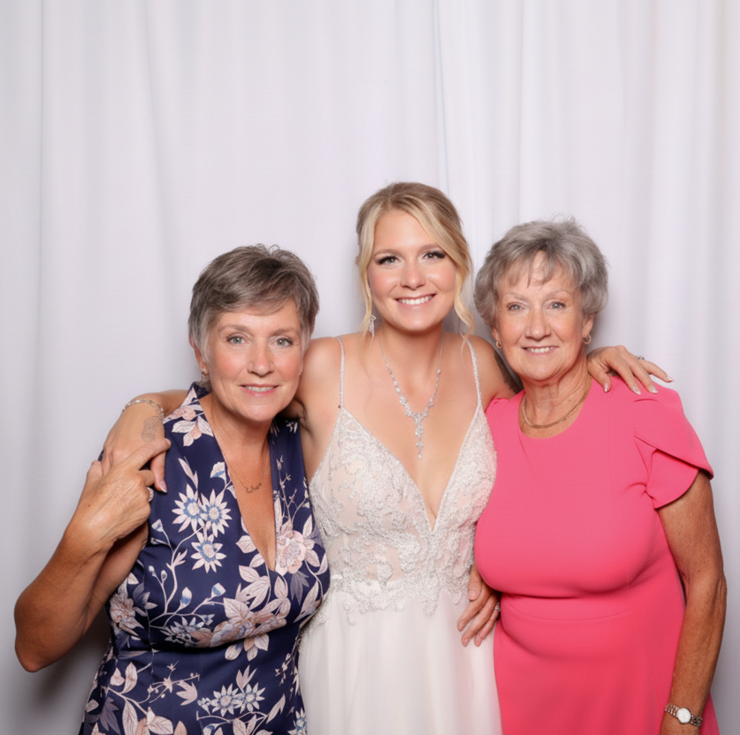Photo Booth Ideas for Seattle Weddings That Actually Work